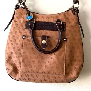 🌱Dooney and Bourke purse